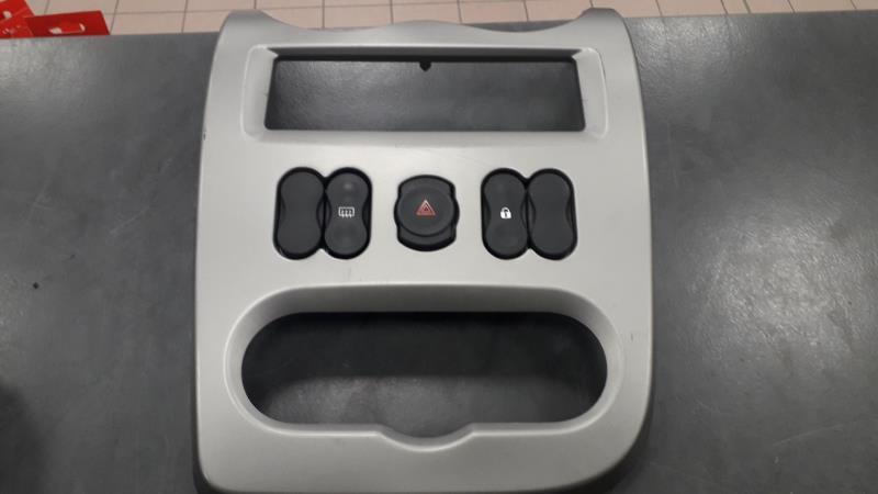 Console central (interieur plastique) DACIA LOGAN 1 PHASE 2 Diesel - 1