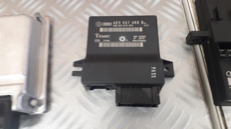 Calculateur AUDI A8 2 PHASE 1  - 1