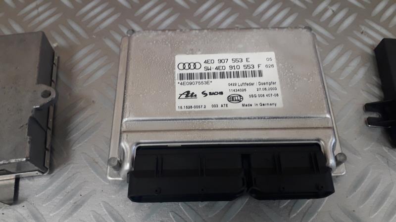 Calculateur AUDI A8 2 PHASE 1  - 1
