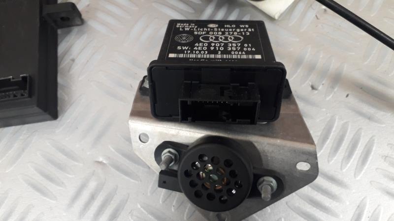 Calculateur AUDI A8 2 PHASE 1  - 1
