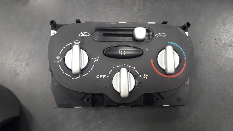 Commande chauffage PEUGEOT 206 PHASE 1 CABRIOLET Essence - 1