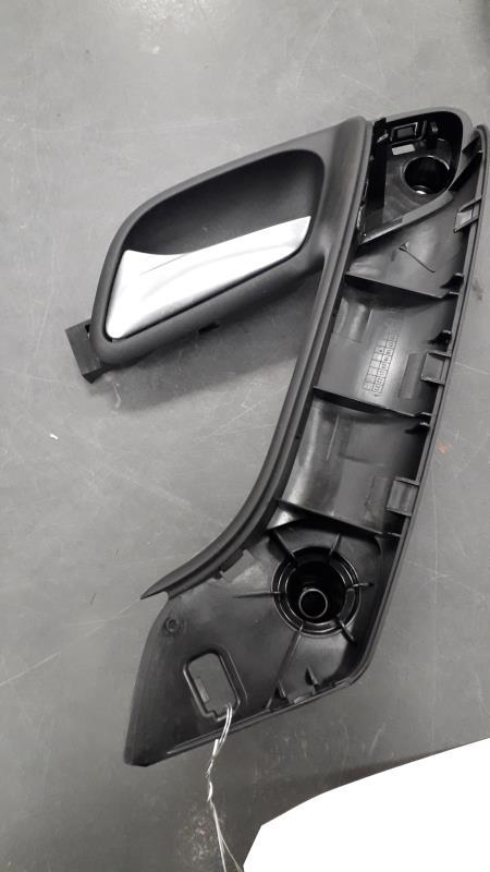 Maniglia interna posteriore sinistra VOLKSWAGEN POLO 5 PHASE 1 Gasolina - 1