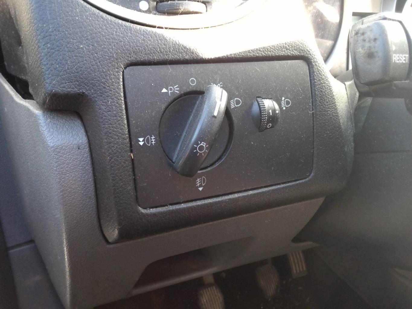 Commande de phare FORD FOCUS 2 PHASE 2 Diesel - 1