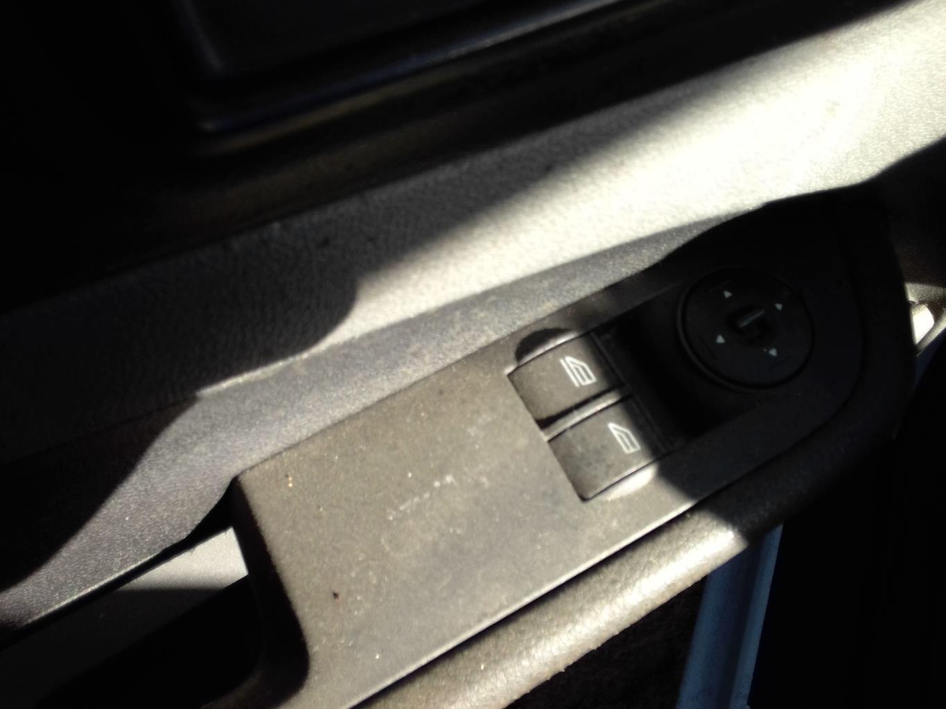 Interrupteur de leve vitre FORD FOCUS 2 PHASE 2 Diesel - 1