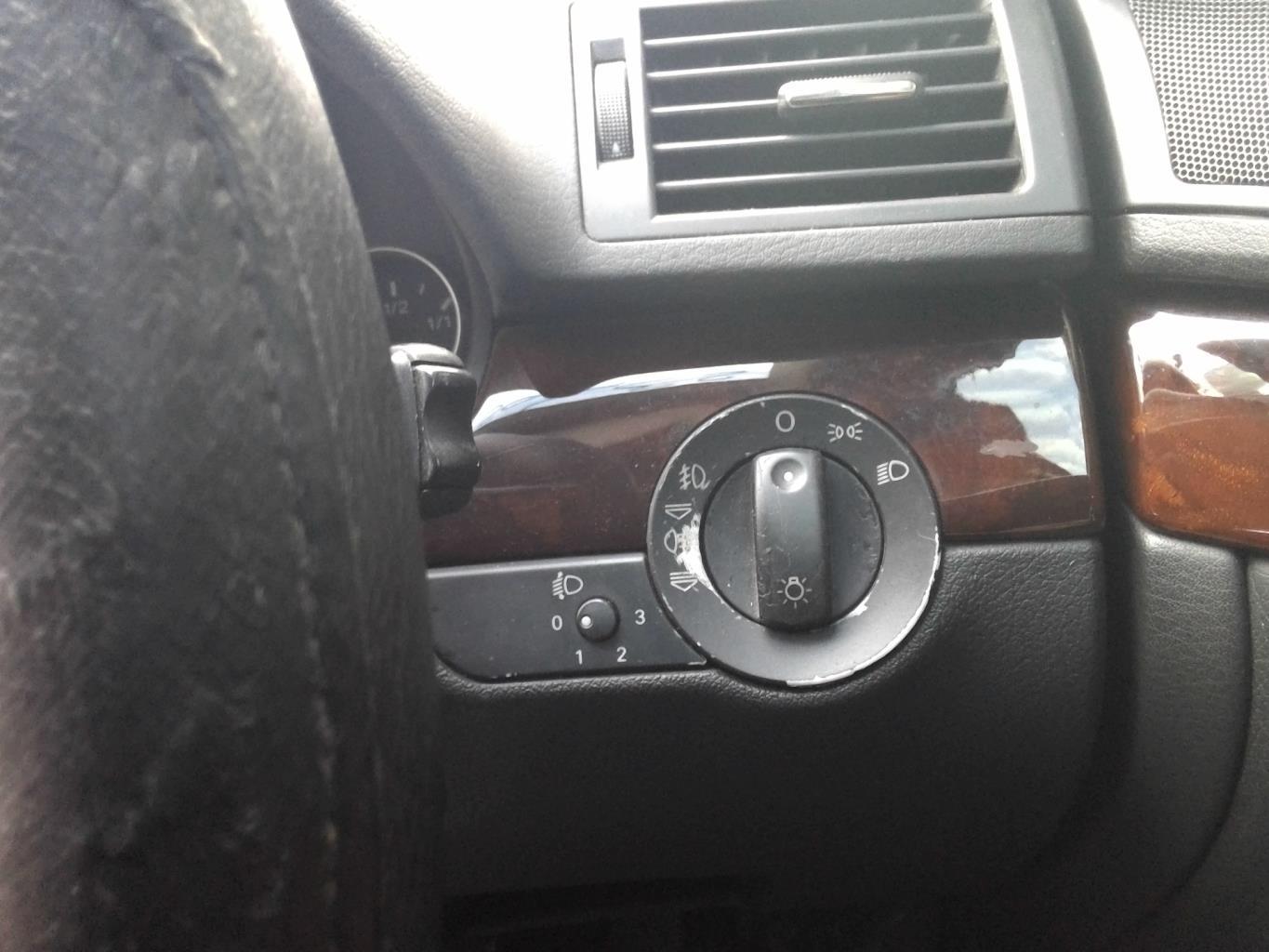 Commande de phare AUDI A4 2 PHASE 1 Diesel - 1