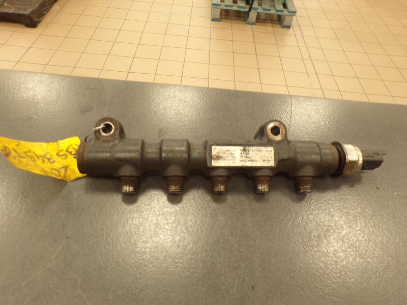 Rampe injection PEUGEOT 207 PHASE 1 Diesel - 1