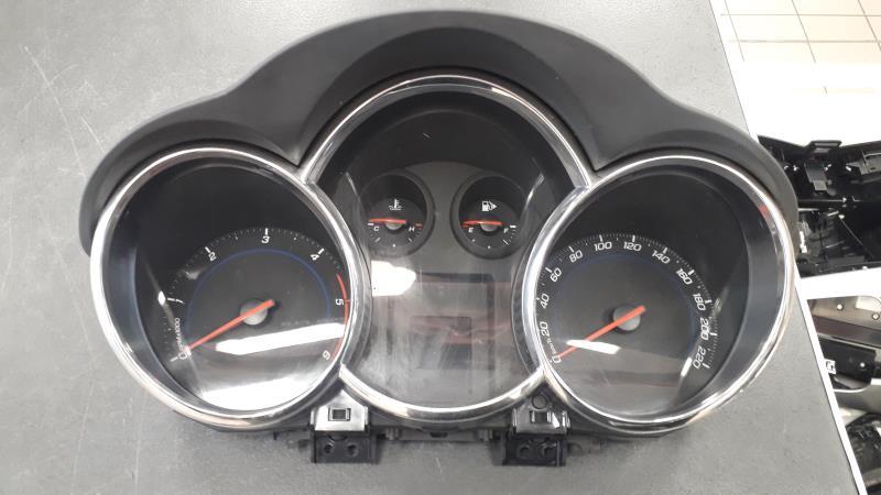 Compteur CHEVROLET CRUZE PHASE 1 Diesel - 1