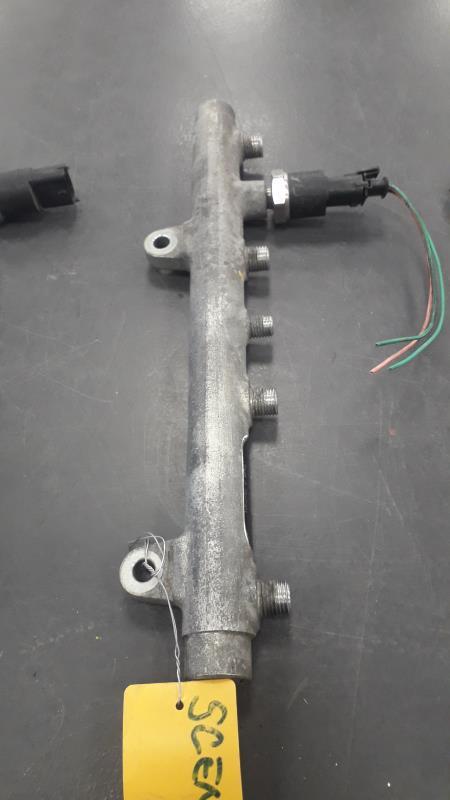 Rampe injection RENAULT SCENIC 2 PHASE 1  - 1