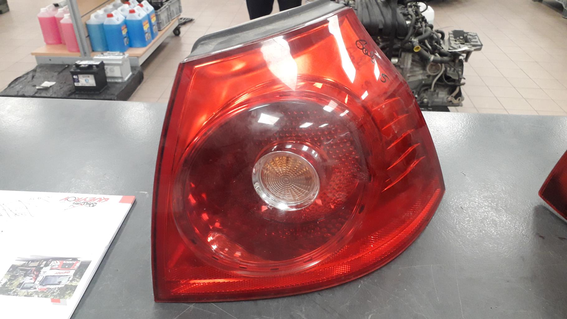 Fanale posteriore principale destro (luci) VOLKSWAGEN GOLF 5 Diésel - 1