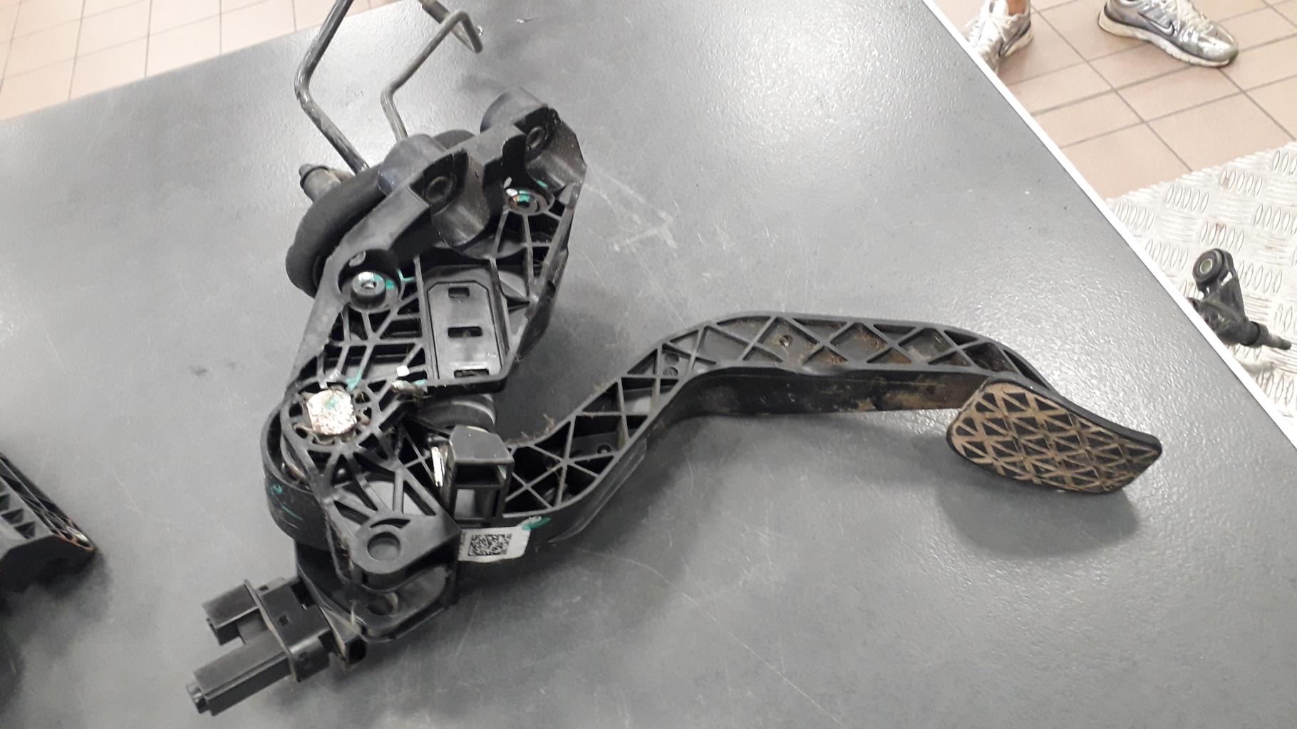 Pedale d'embrayage FORD ECOSPORT PHASE 1 Diesel - 1