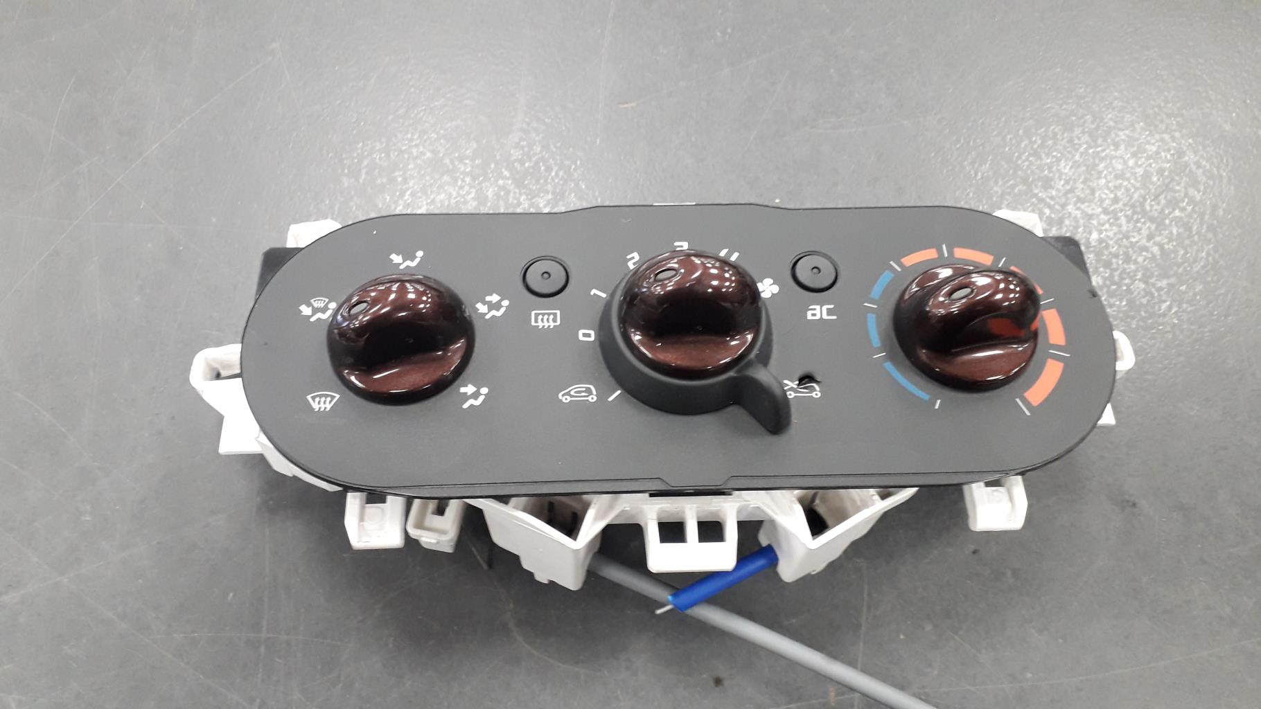 Commande chauffage RENAULT TWINGO 2 PHASE 1 Essence - 1