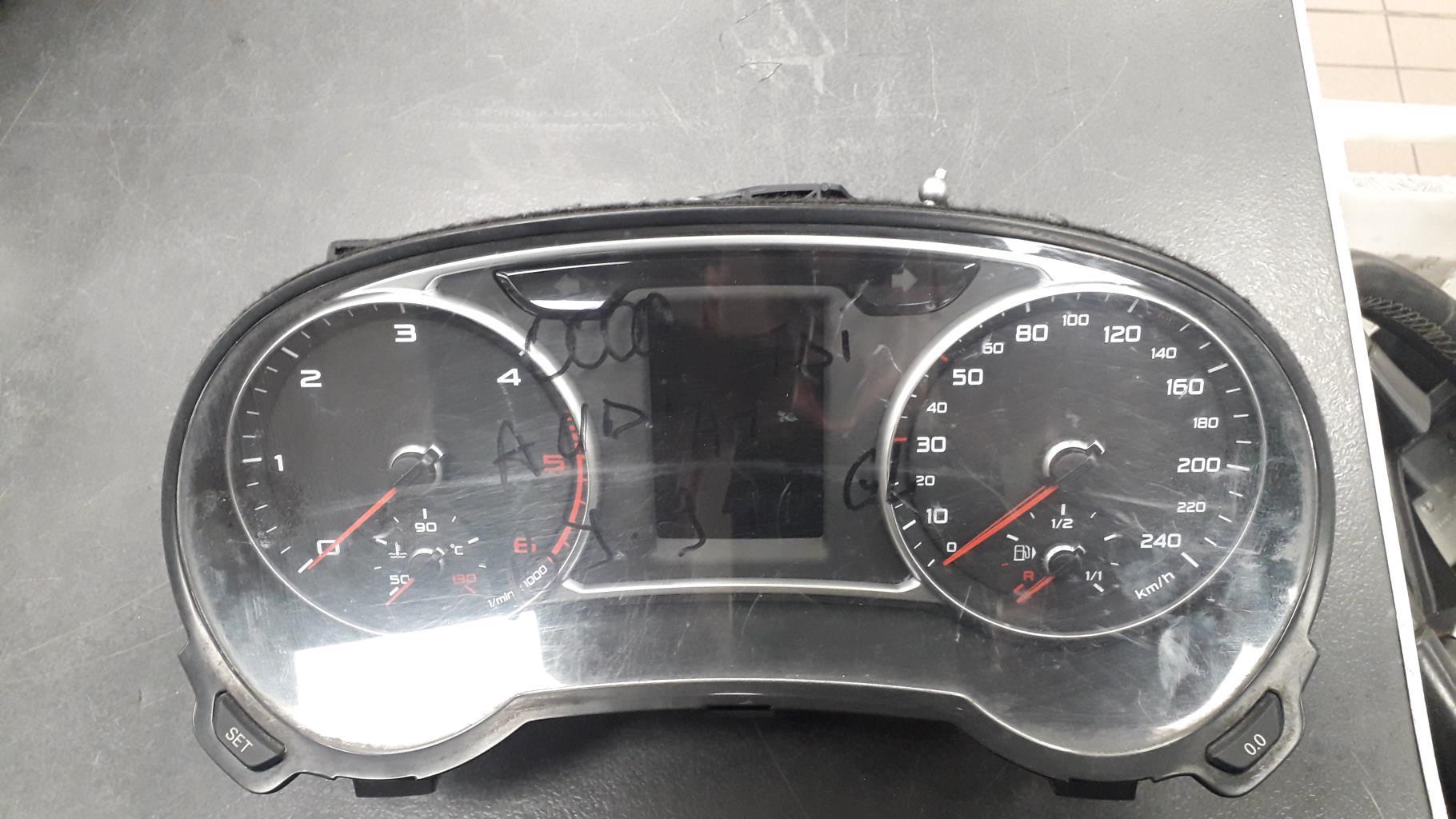 Compteur AUDI A1 1 PHASE 1  - 1