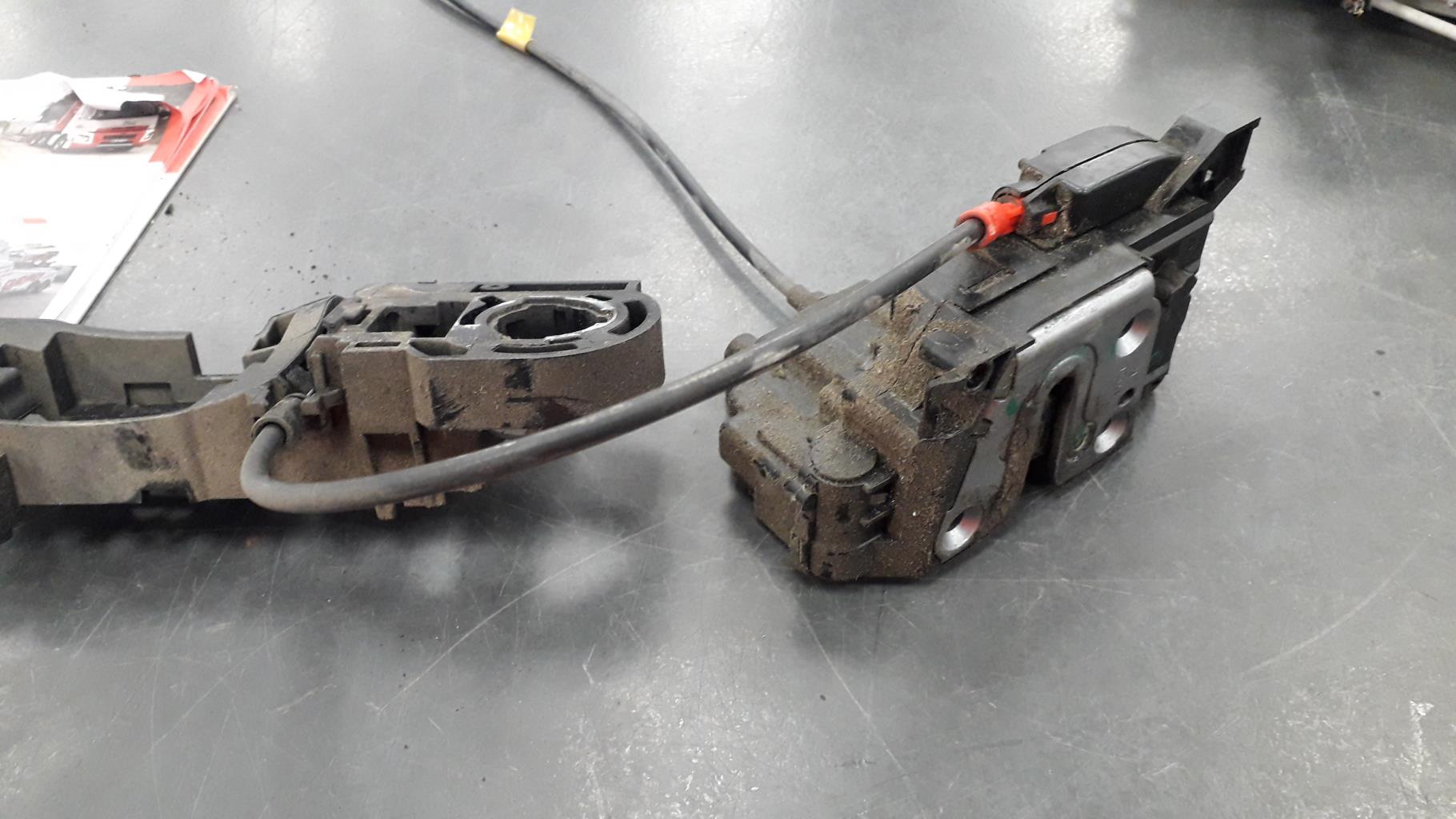 Serrure avant droit RENAULT KANGOO 2 PHASE 1 Diesel - 1