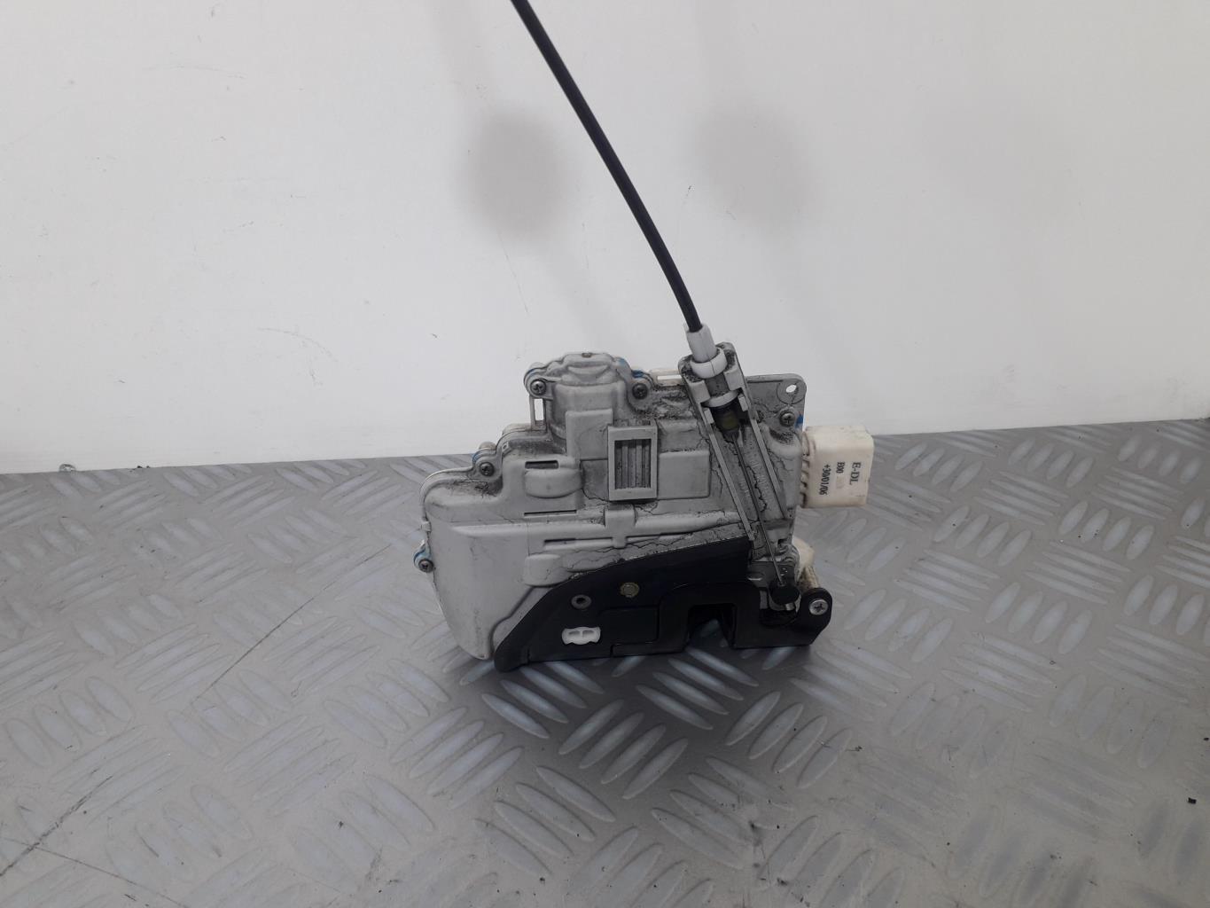 Serrure avant gauche AUDI A4 2 PHASE 2 Diesel - 1