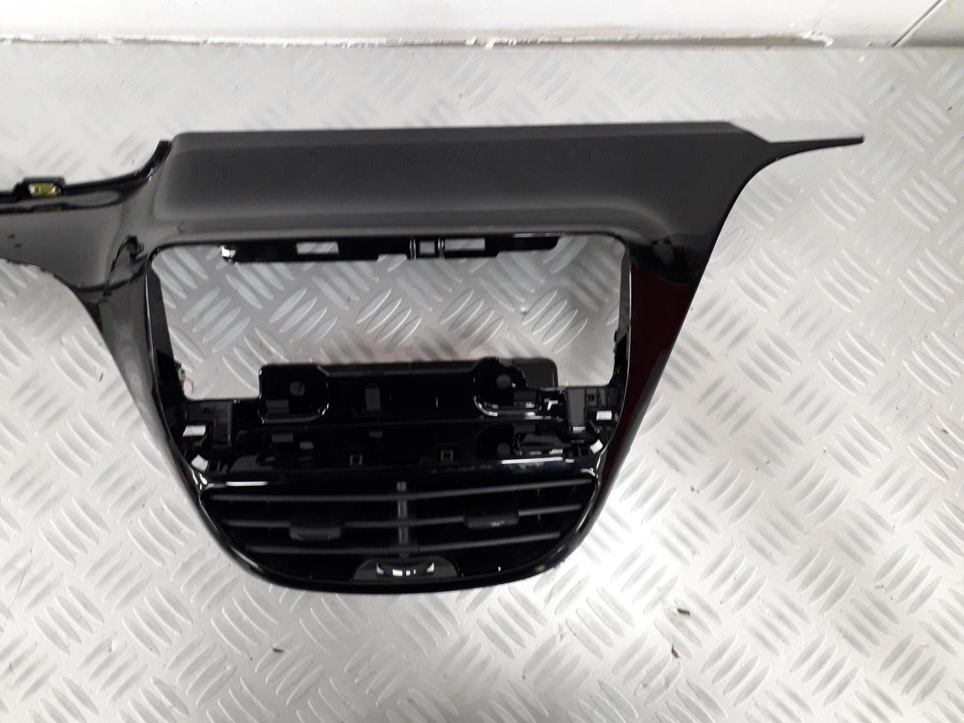 Consolle centrale (interno in plastica) PEUGEOT 208 1 PHASE 2 Diésel - 1
