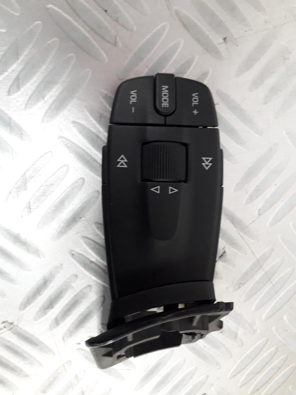 Commande autoradio SEAT IBIZA 4 PHASE 1 Diesel - 1