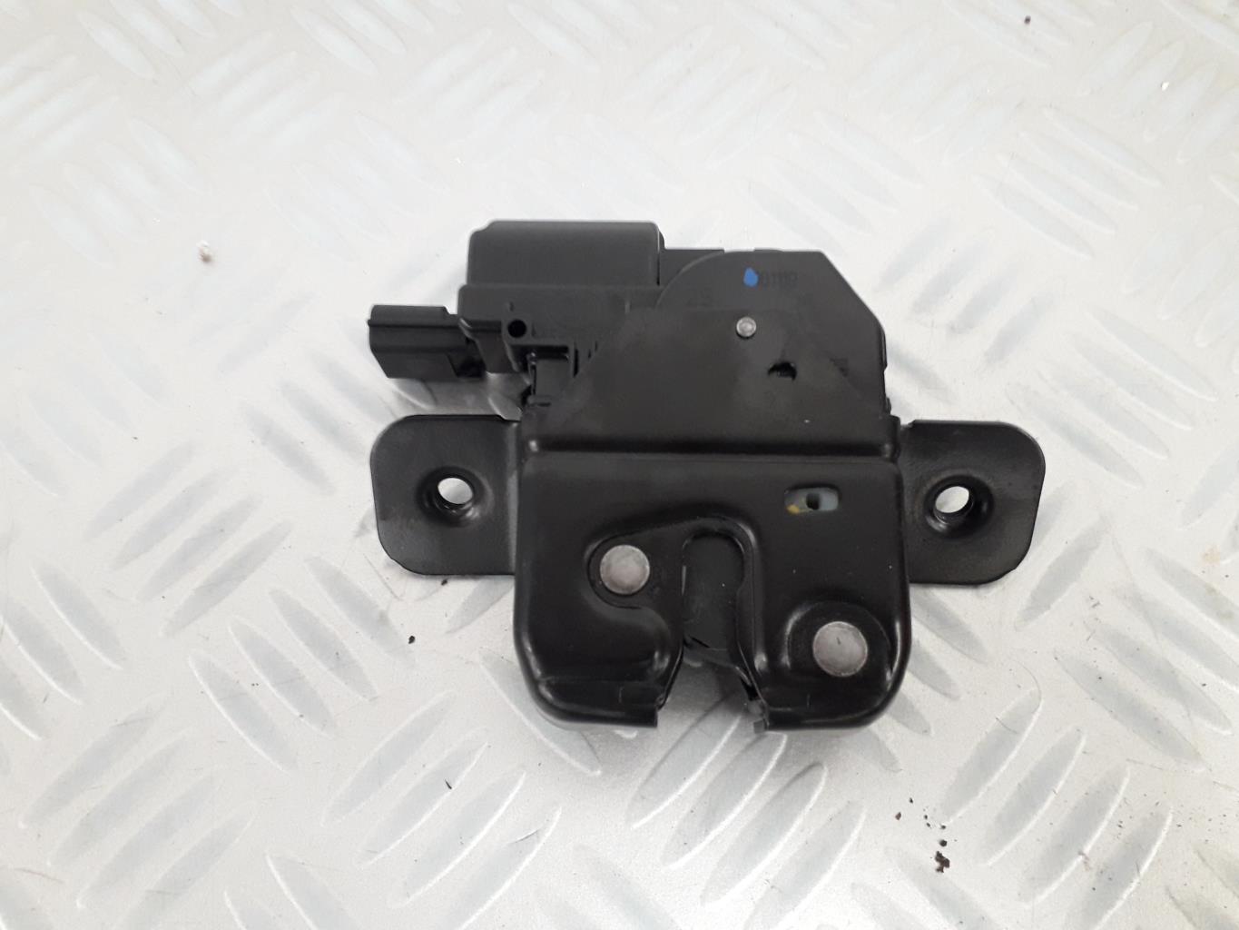 Serrure de coffre RENAULT CLIO 5 PHASE 1 Essence - 1