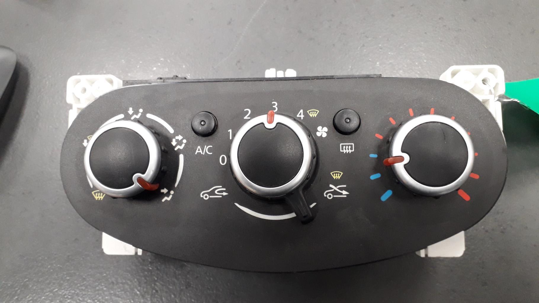 Commande chauffage RENAULT TWINGO 3 PHASE 1  - 1