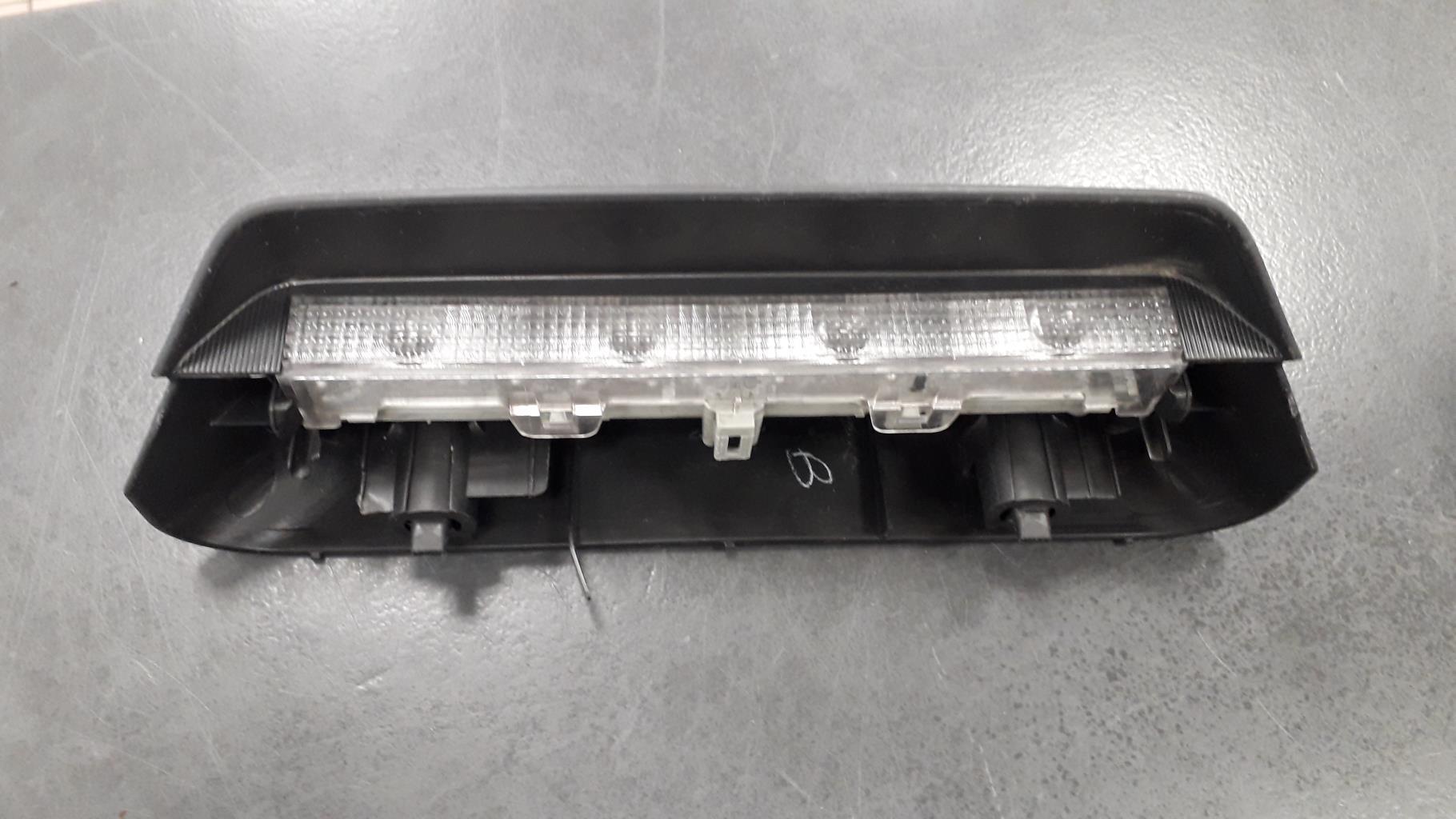 Luce stop centrale TOYOTA YARIS 2 PHASE 1  - 1