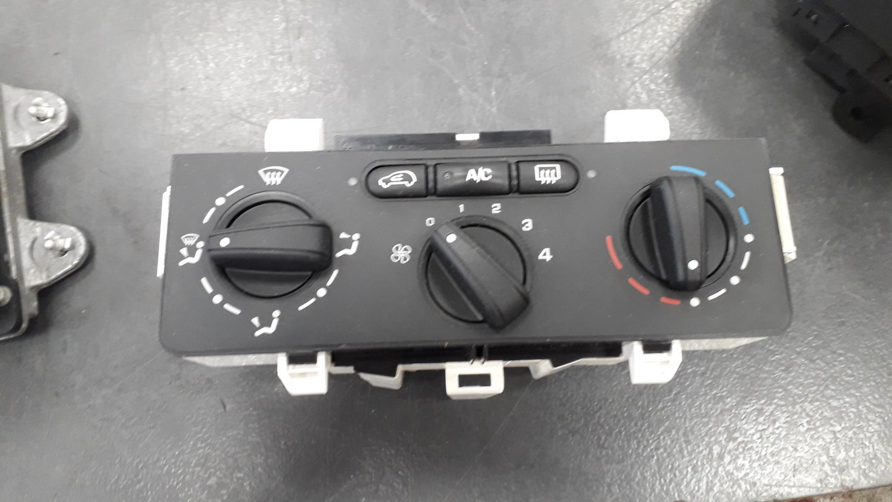 Commande chauffage PEUGEOT 1007 Diesel - 1