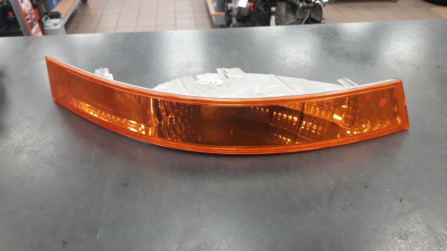 Optique avant secondaire droit (feux)(clignotant) RENAULT MASTER 2 PHASE 2  - 1