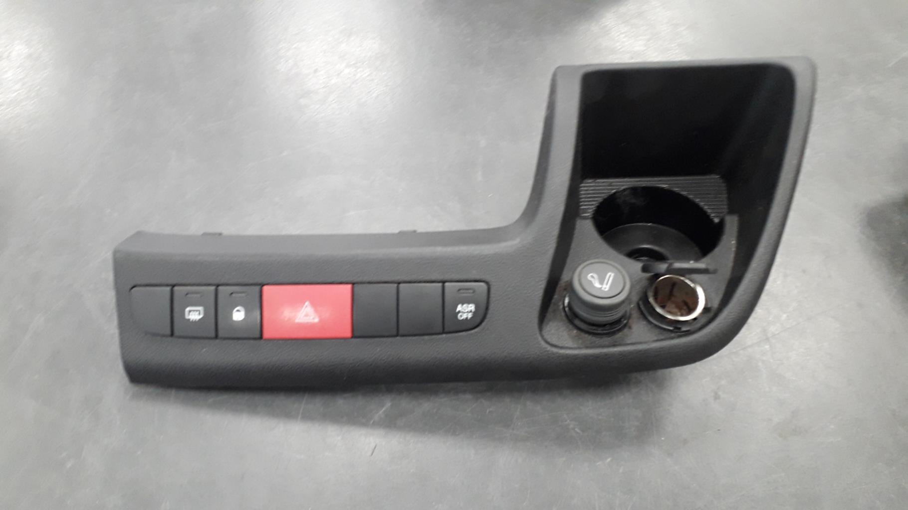 Bouton de warning PEUGEOT BOXER 3 PHASE 1  - 1