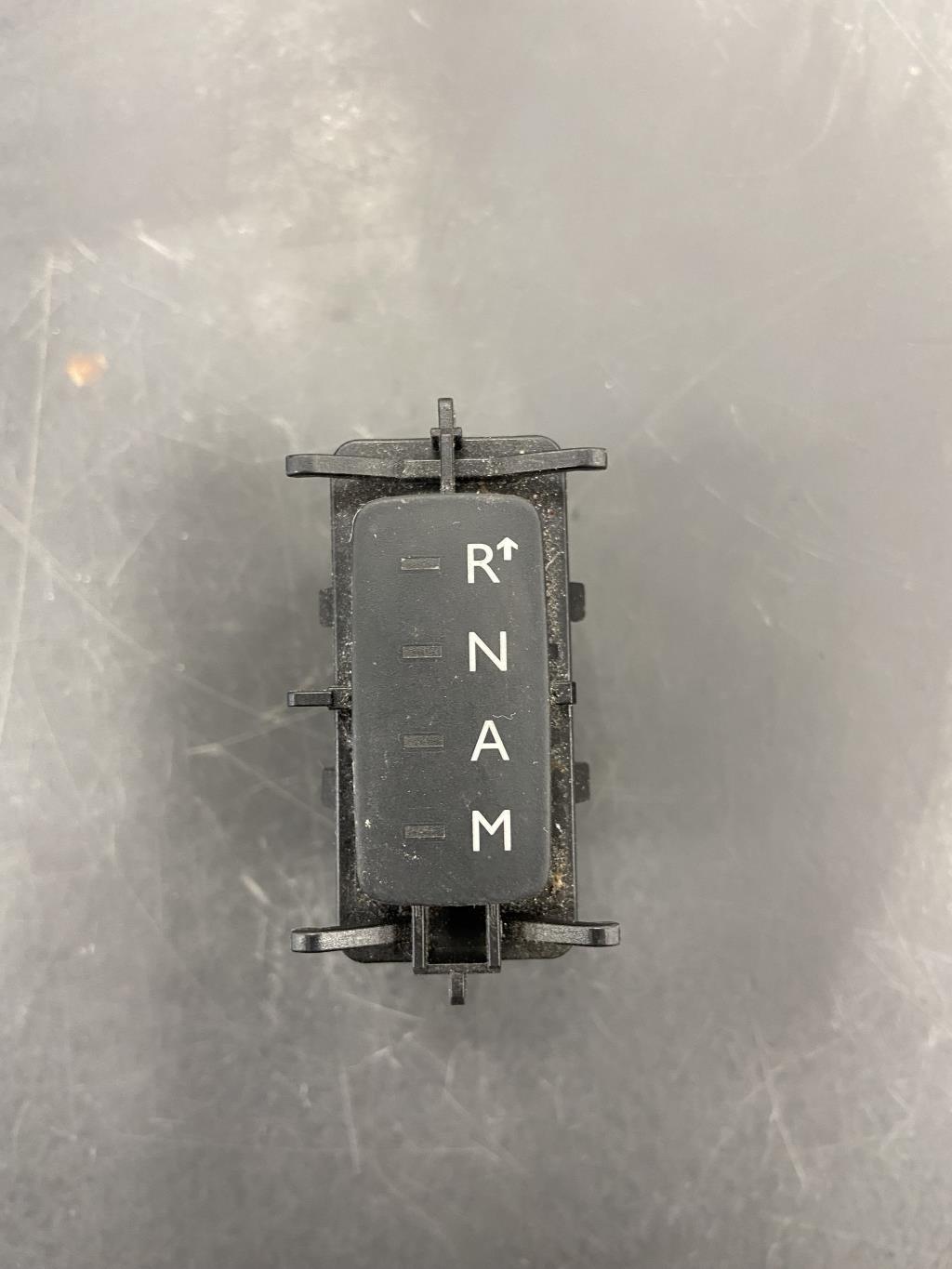 Bouton/Interrupteur CITROEN DS5 PHASE 1 Diesel - 1