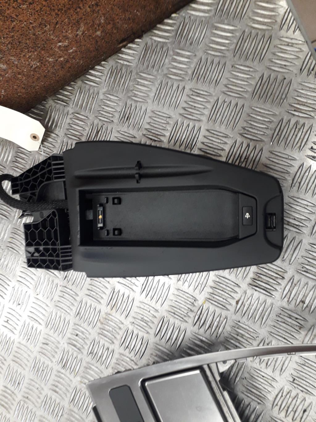Console central (interieur plastique) BMW SERIE 6 E63 COUPE PHASE 1  - 1