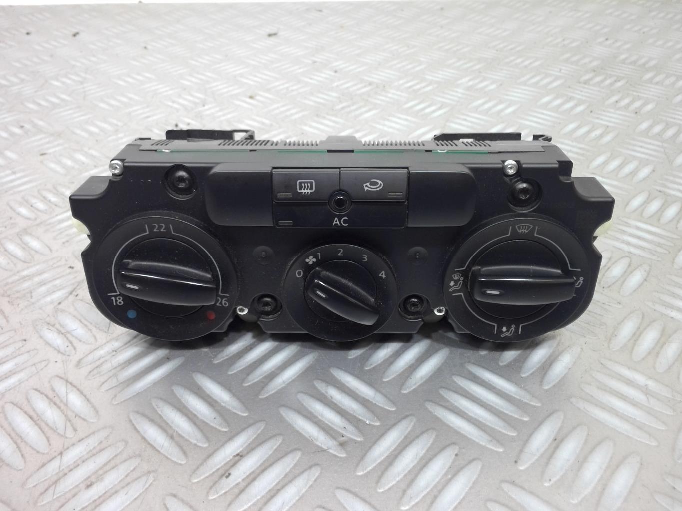 Commande chauffage VOLKSWAGEN PASSAT 5 CC COUPE Diesel - 1