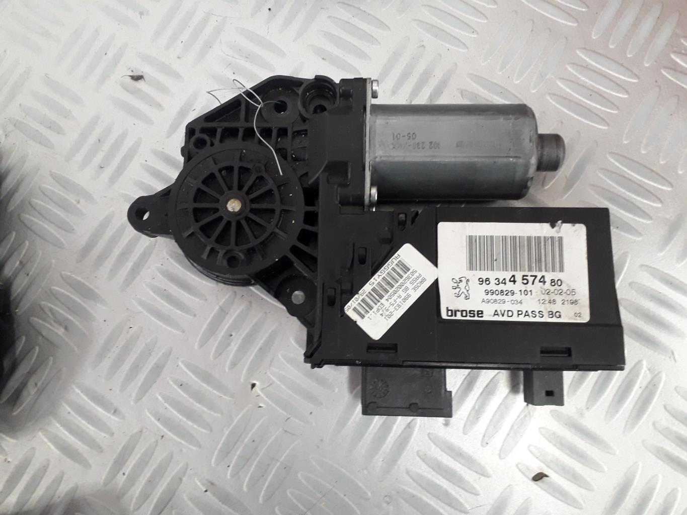 Motore alzacristalli anteriore destro PEUGEOT 307 PHASE 1 Diésel - 1