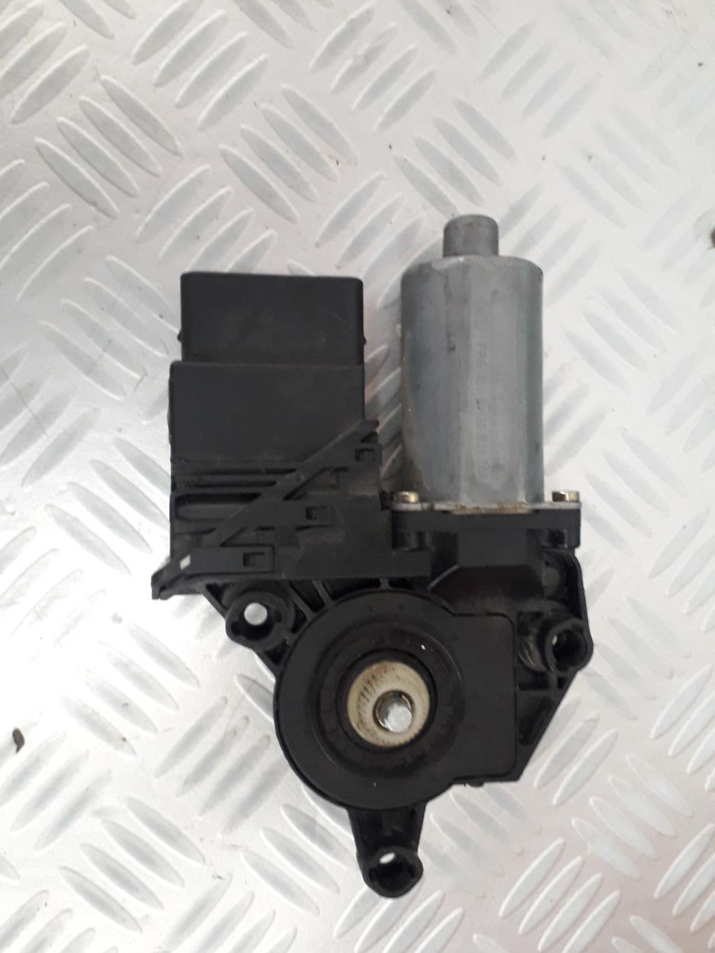 Motore alzacristalli posteriore destro VOLKSWAGEN GOLF 4 Diésel - 1