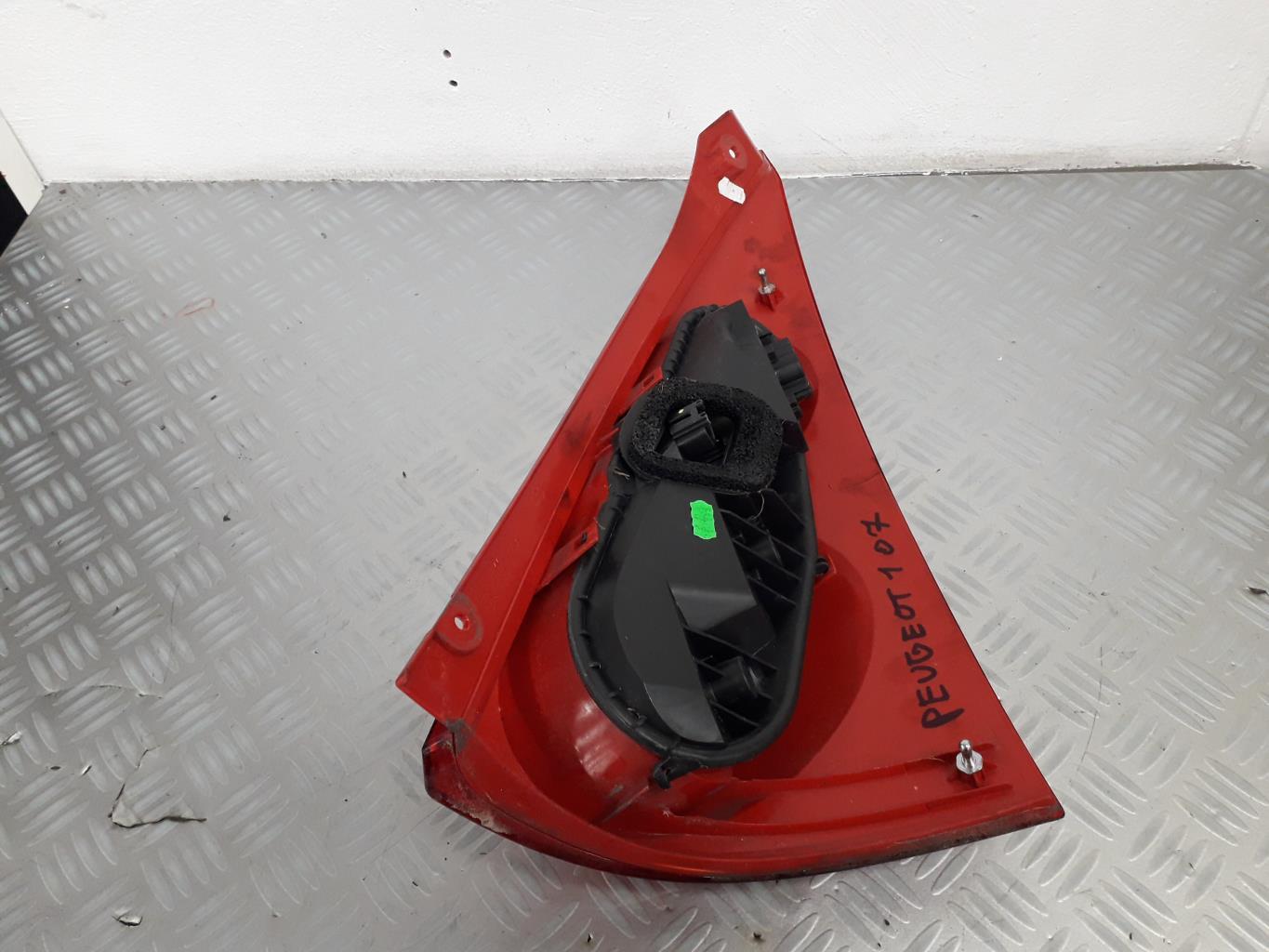 Fanale posteriore principale sinistro (luci) PEUGEOT 107 PHASE 1 Diésel - 1