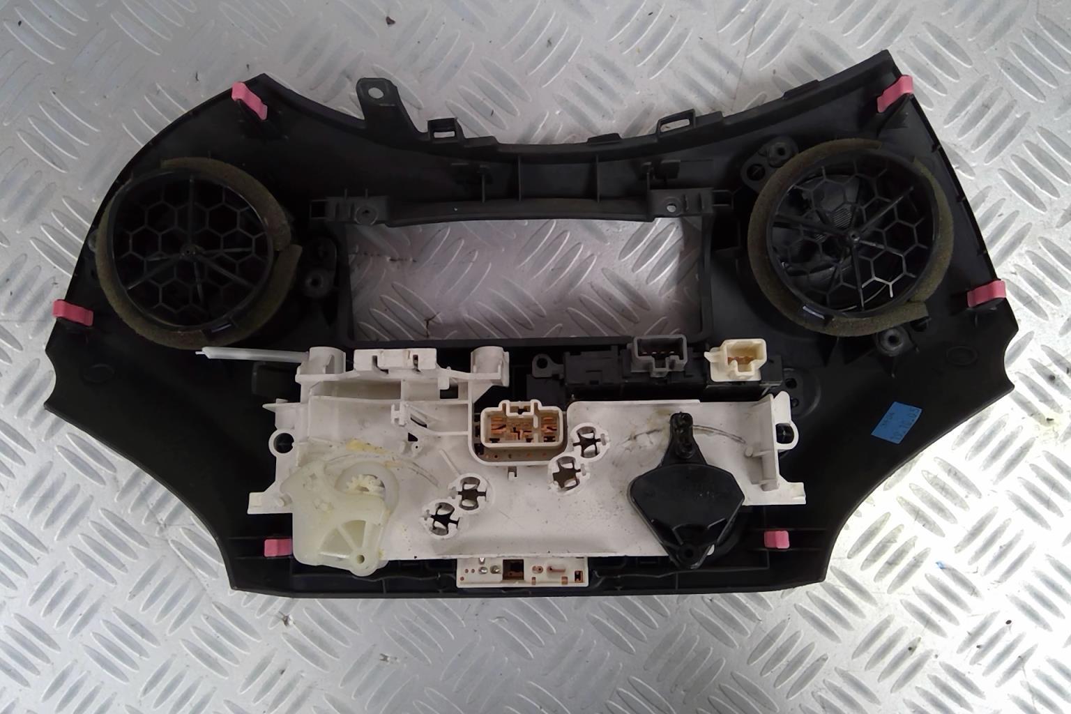 Commande chauffage TOYOTA YARIS 1 PHASE 2 Essence - 1