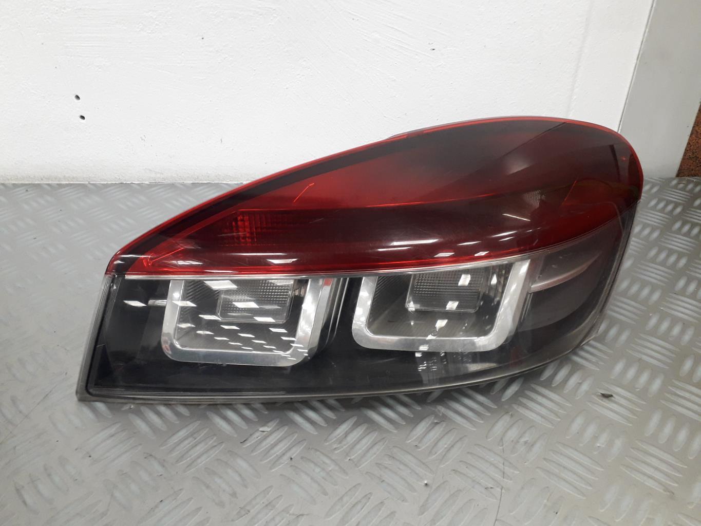 Fanale posteriore principale destro (luci) RENAULT MEGANE 3 PHASE 1 COUPE Diésel - 1