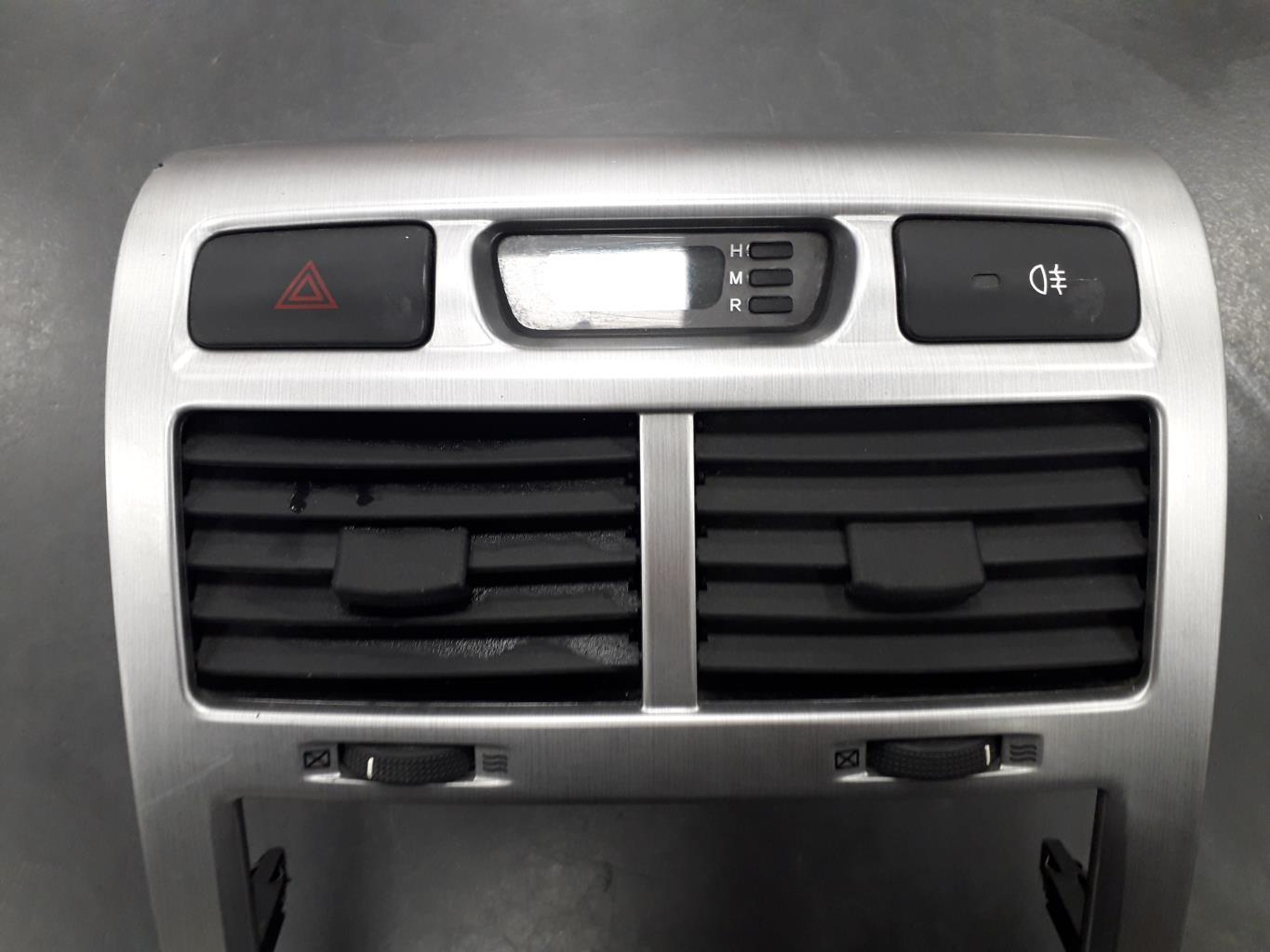 Console central (interieur plastique) KIA SPORTAGE 2 PHASE 1  - 1