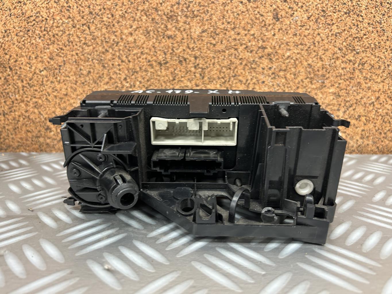 Commande chauffage VOLKSWAGEN CADDY 3 PHASE 1 Diesel - 1