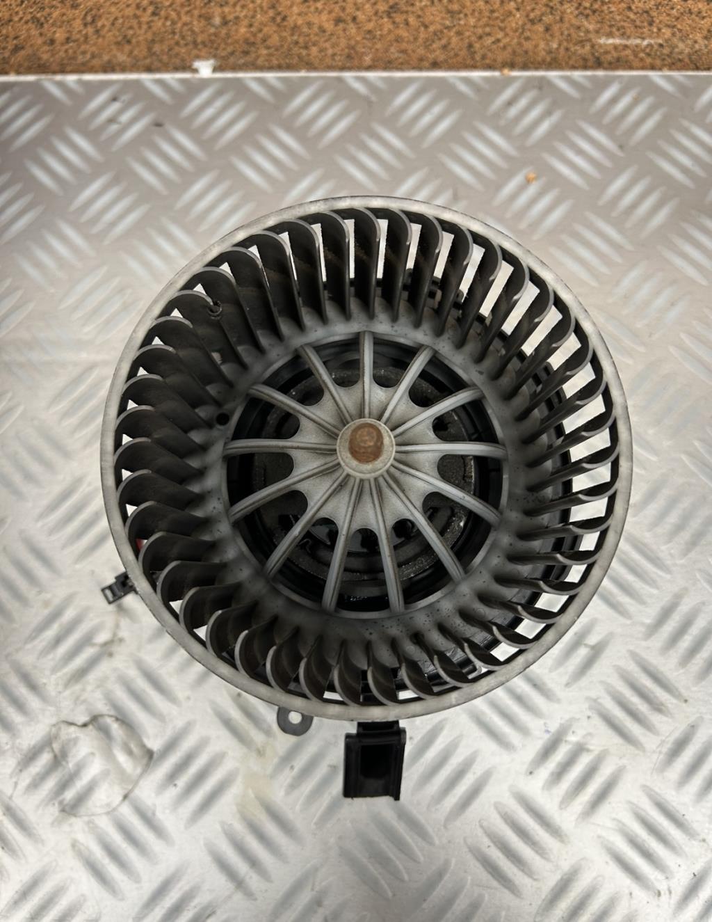 Pulseur d'air AUDI A4 3 PHASE 1  - 1
