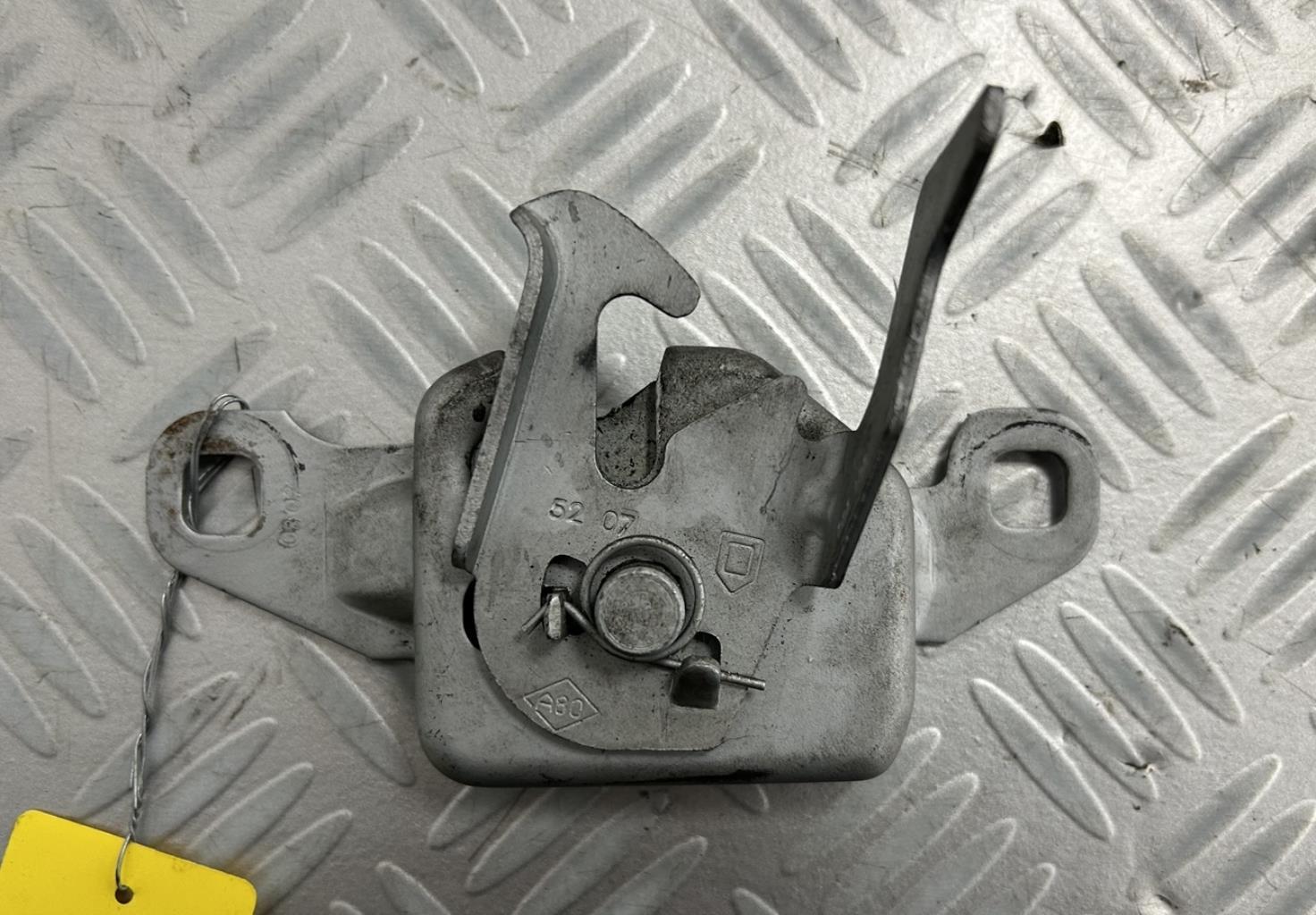 Serrure de capot DACIA SANDERO 1 Diesel - 1