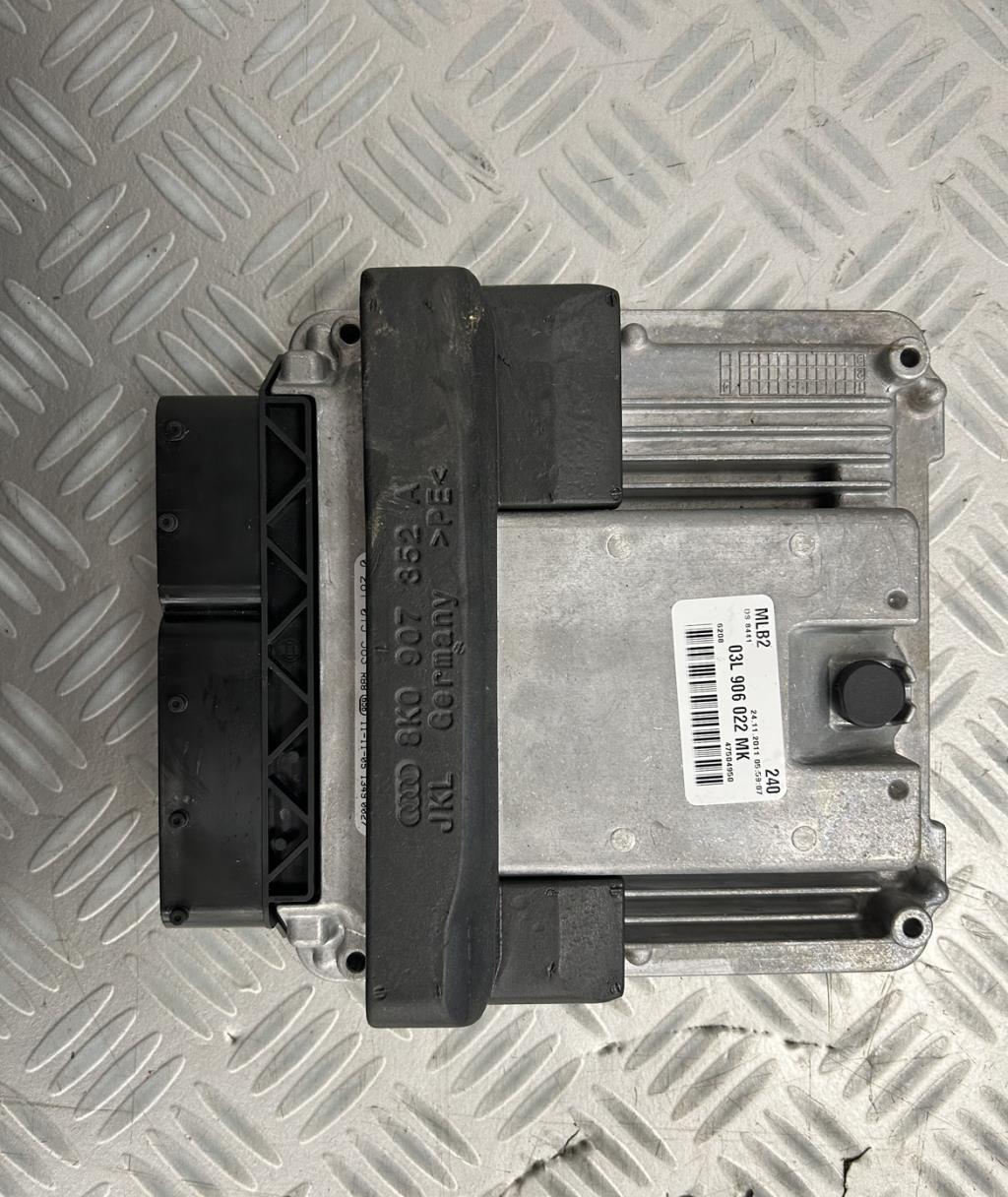 Centralina motore AUDI A4 3 PHASE 1  - 1