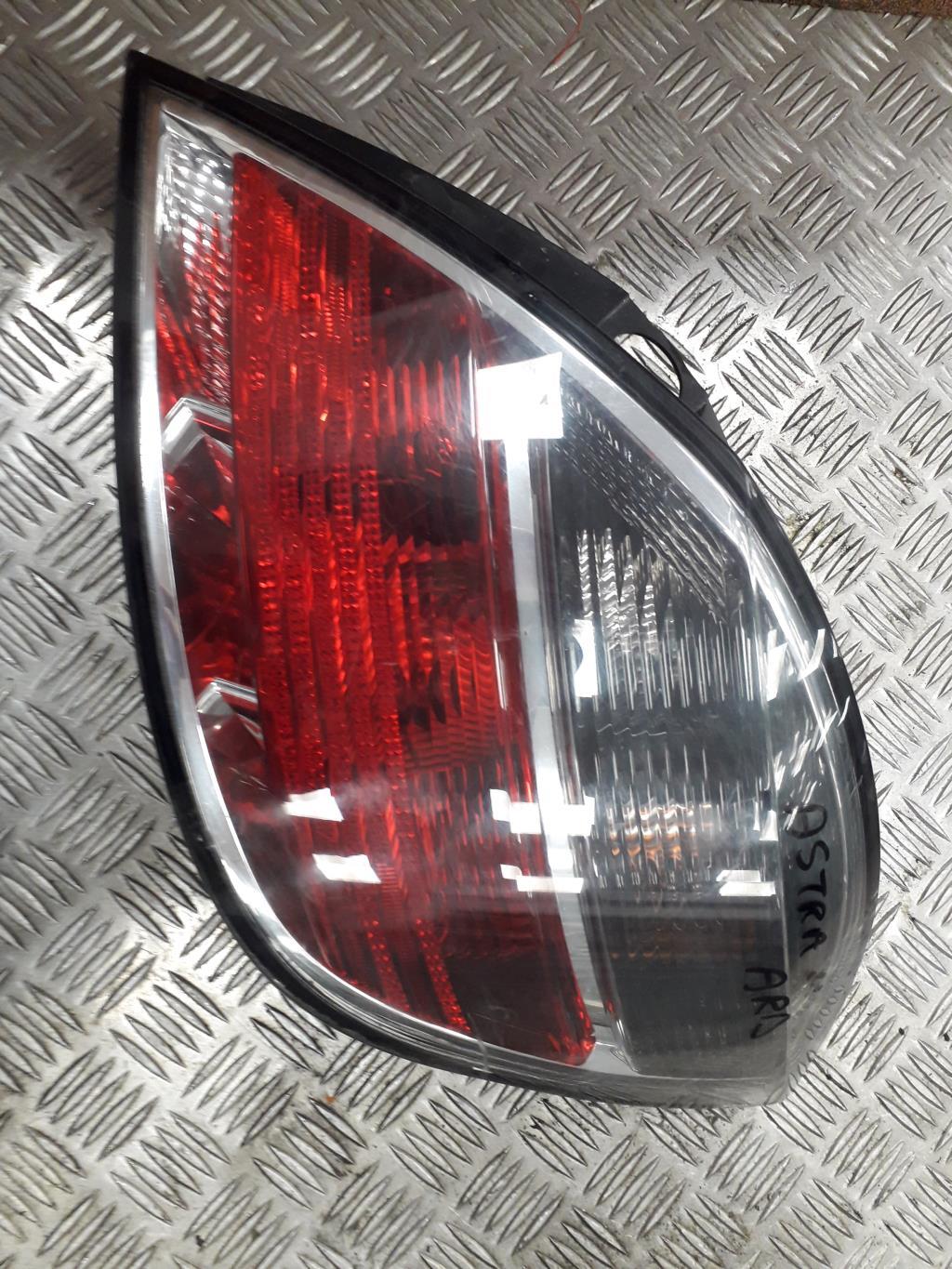 Fanale posteriore principale destro (luci) OPEL ASTRA H PHASE 1 Diésel - 1