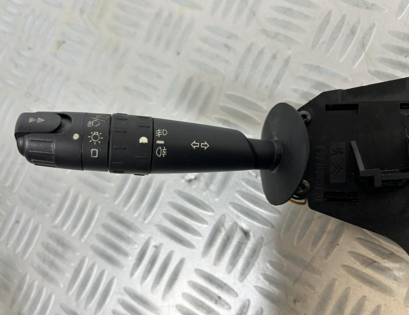Supporto devio guida (interruttore) PEUGEOT 406 PHASE 1 Diésel - 1