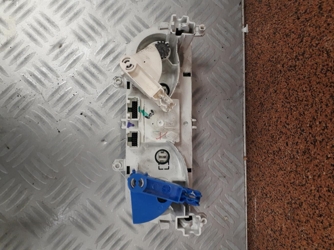 Commande chauffage RENAULT CLIO 4 PHASE 1 Diesel - 1