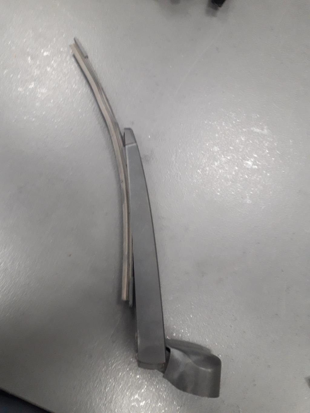 Braccio tergicristallo posteriore VOLKSWAGEN POLO 5 PHASE 2 Gasolina - 1