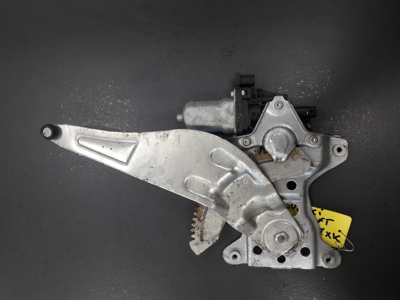 Alzacristalli elettrico posteriore sinistro SUZUKI SWIFT 3 Gasolina - 1