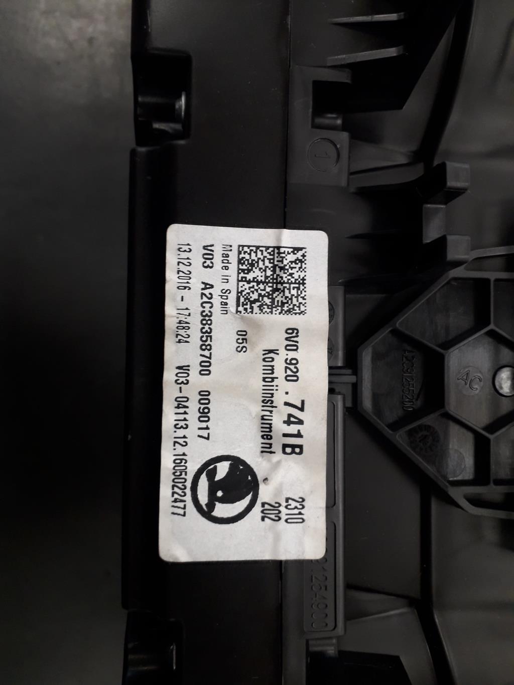 Compteur SKODA FABIA 3 PHASE 1 Diesel - 1