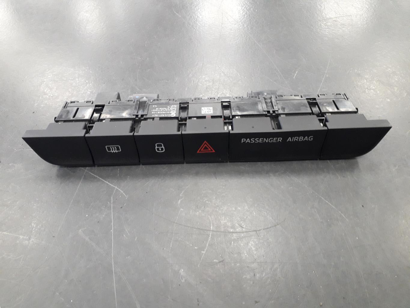 Bouton de warning SKODA FABIA 3 PHASE 1 Diesel - 1