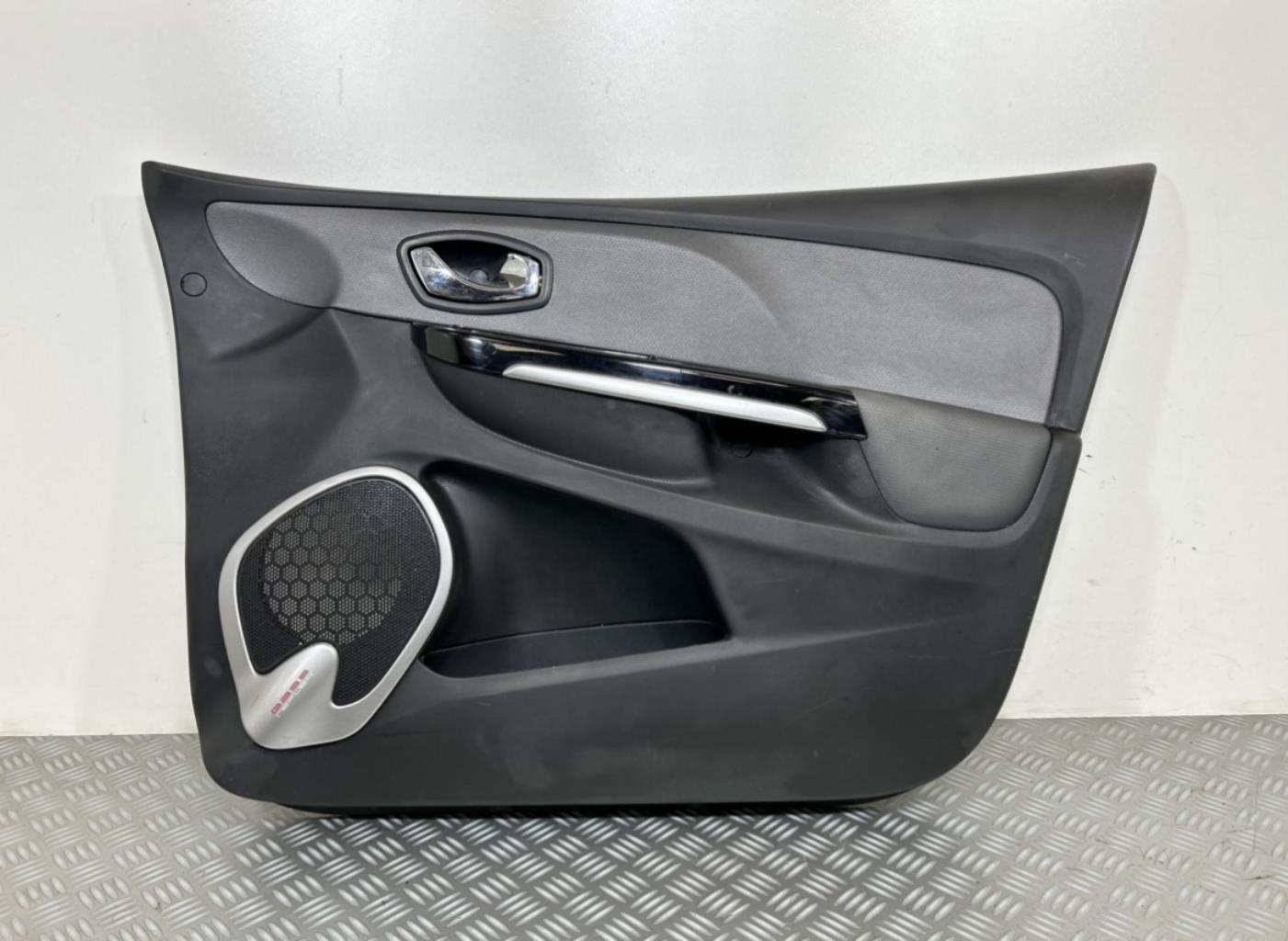 Pannello portiera anteriore destro RENAULT CLIO 4 PHASE 1 Diésel - 1