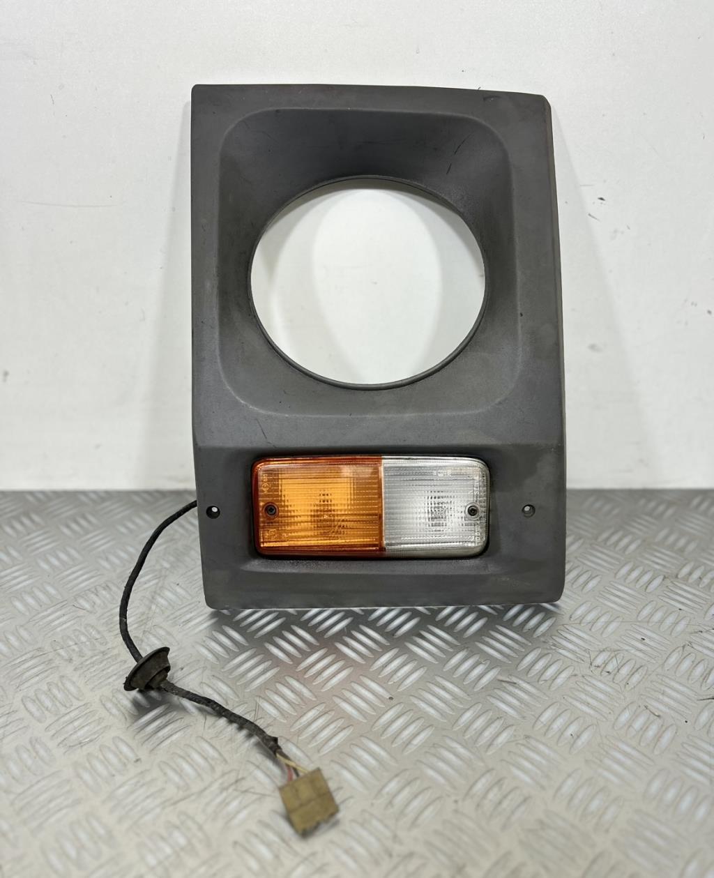 Cornice faro destro PEUGEOT J9 Diésel - 1