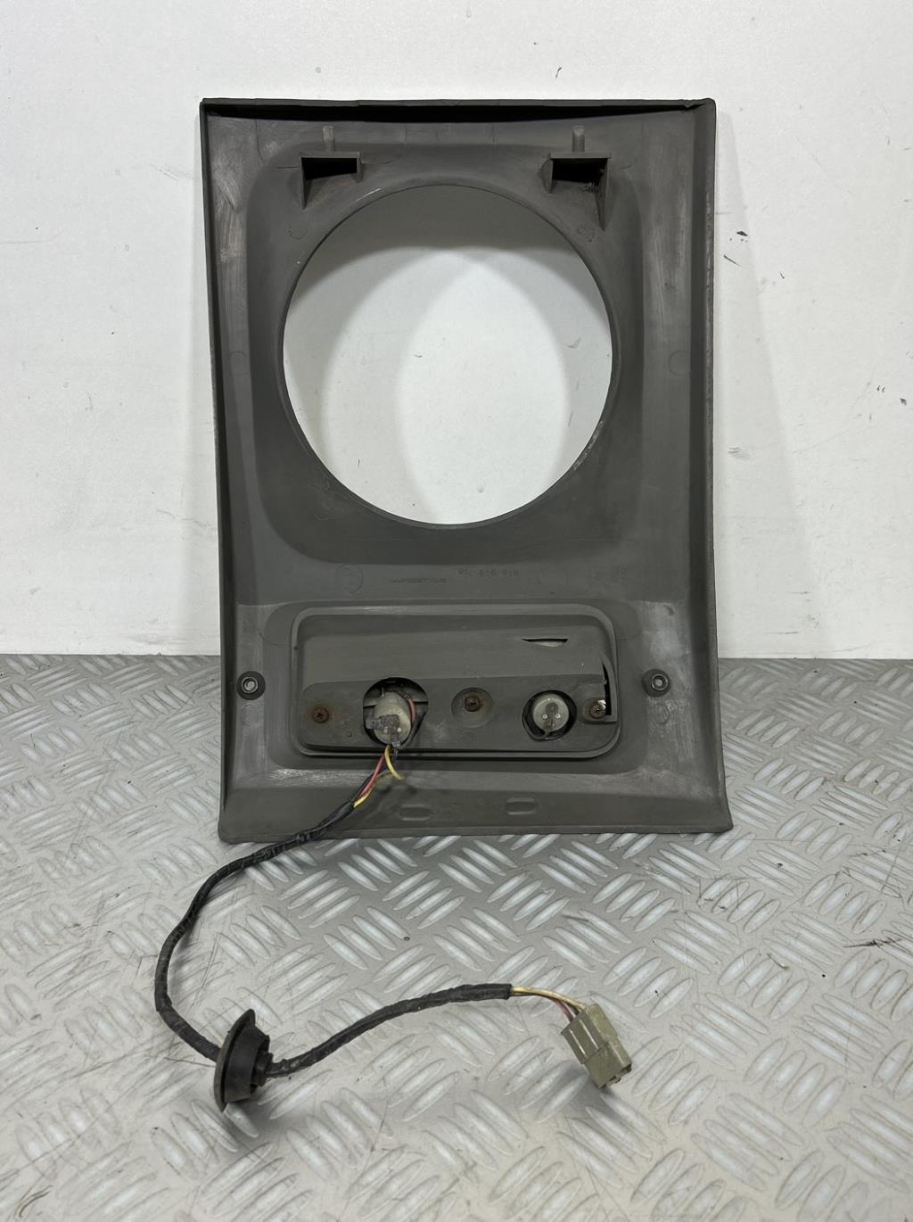 Cornice faro sinistro PEUGEOT J9 Diésel - 1