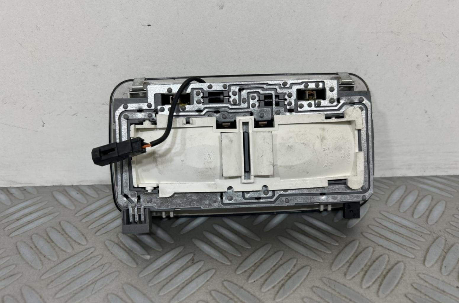 Luce di cortesia ALFA ROMEO GIULIETTA 2 PHASE 1 Gasolina - 1